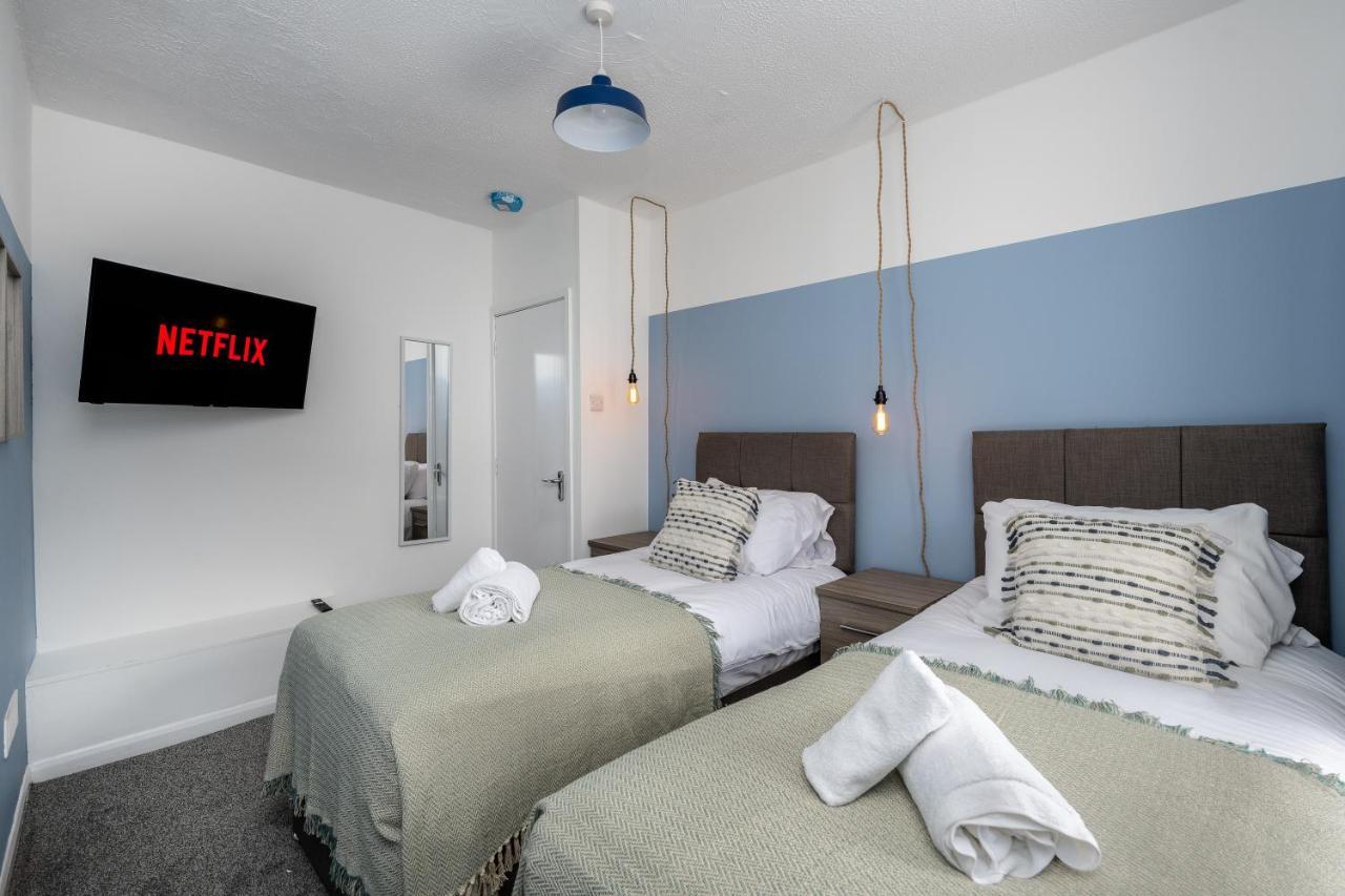 Stay At The Marine House - Tv In Every Bedroom! Morriston Exterior foto